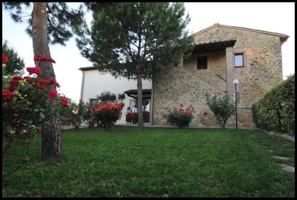 Agriturismo La Ginestrella Civitella D'Arna Extérieur photo